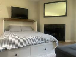 Steps to Park City Ski Lifts | Hot Tub | Sleeps 4 - Image 3