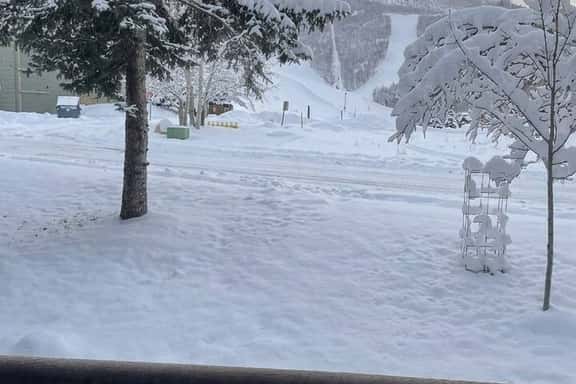 Steps to Park City Ski Lifts | Hot Tub | Sleeps 4 - Image 1