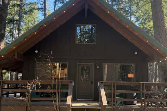 Cozy Wellness Cabin Retreat near Roslyn - Image 1